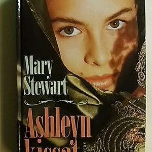 Ashleyn kissat