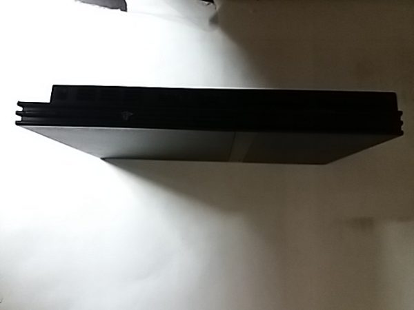 PlayStation 2 pelikonsoli + 2kpl ohjaimia + muuntaja + liittimet + muistikortti